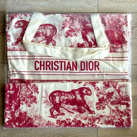 Christian Dior Red and Cream Canvas Tote Bag. New in the package. - Picture 5 of 8